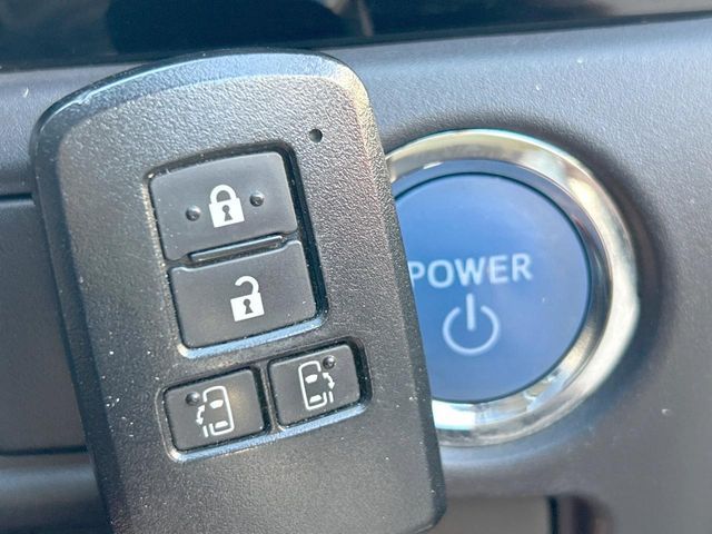 TOYOTA ESQUIRE HYBRID 2014 Image 31