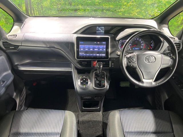 TOYOTA VOXY 2015 Image 31