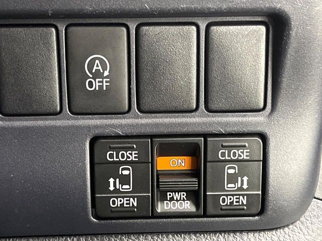 TOYOTA VOXY 2015 Image 31