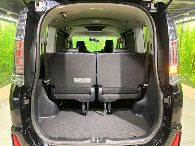 TOYOTA VOXY 2015 Image 31