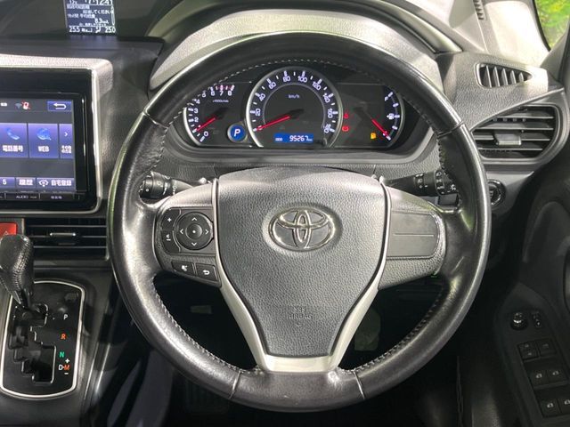 TOYOTA VOXY 2015 Image 31