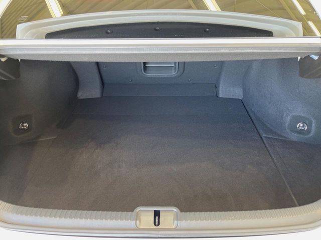 TOYOTA LEXUS ES300H 2019 Image 31