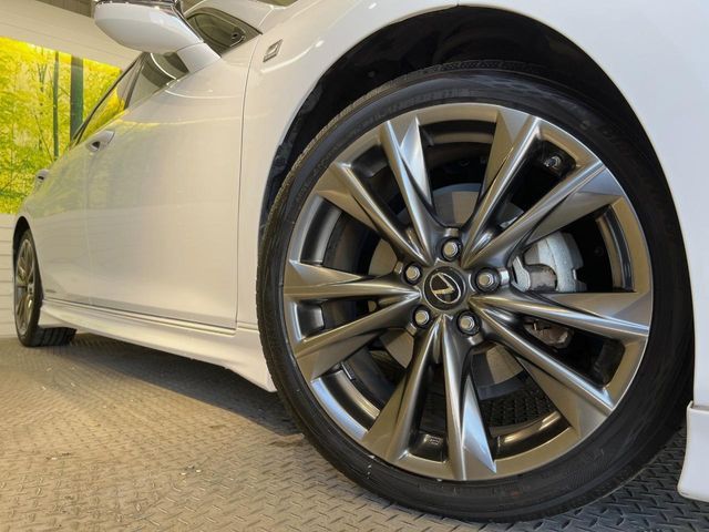 TOYOTA LEXUS ES300H 2019 Image 31