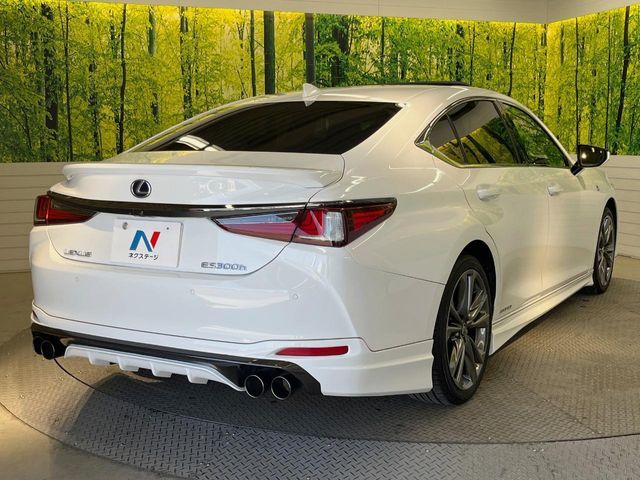 TOYOTA LEXUS ES300H 2019 Image 31