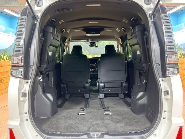 TOYOTA VOXY 2018 Image 31