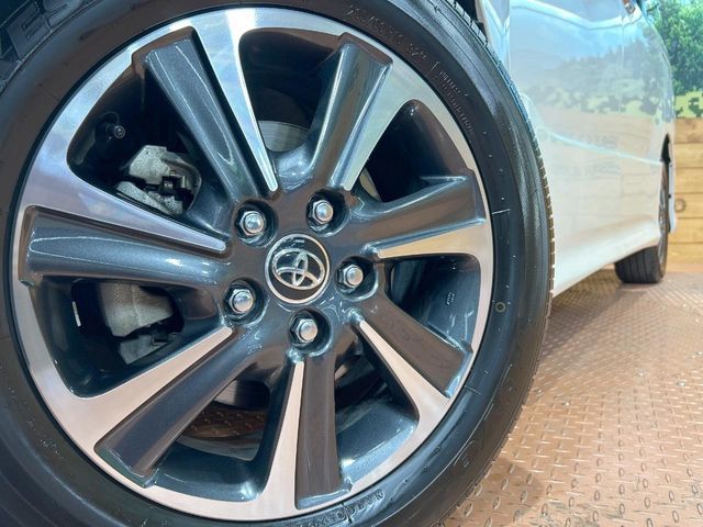 TOYOTA VOXY 2018 Image 31