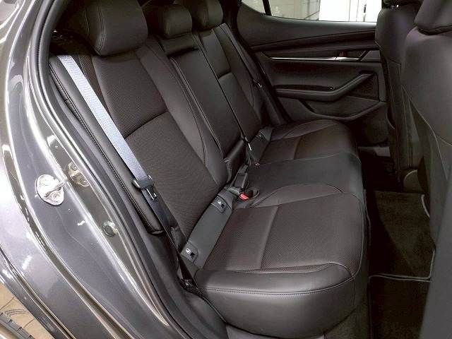 MAZDA 3 FASTBACK 2022 Image 31