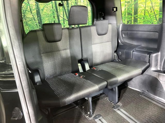 TOYOTA VOXY HYBRID 2020 Image 31