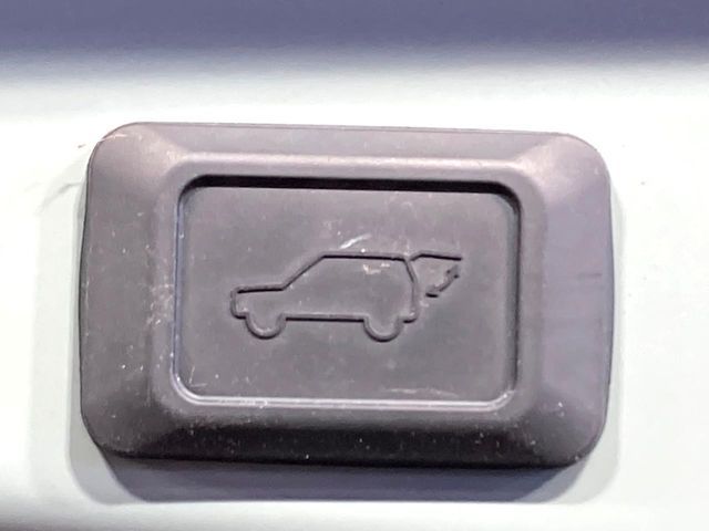 TOYOTA RAV4 4WD 2023 Image 31