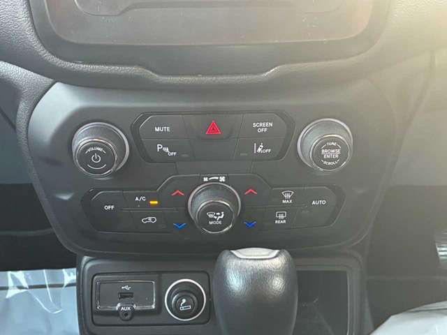 JEEP RENEGADE 2022 Image 31