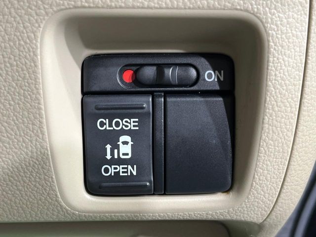 HONDA N BOX 2016 Image 31