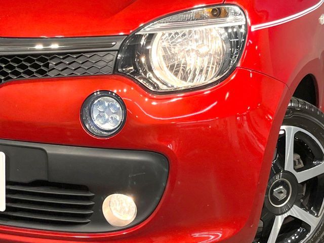 RENAULT TWINGO 2017 Image 31
