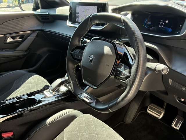 PEUGEOT 208 2021 Image 31