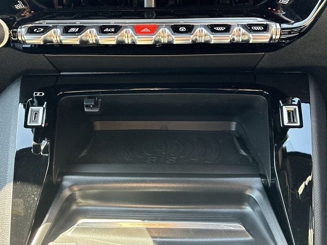 PEUGEOT 208 2021 Image 31