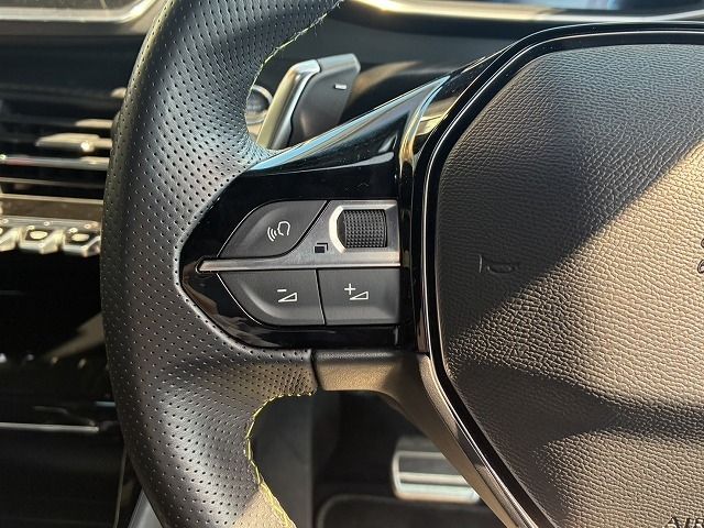 PEUGEOT 208 2021 Image 31