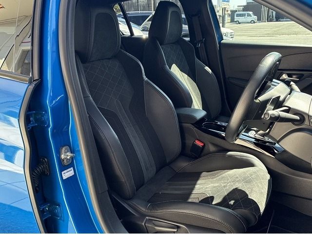 PEUGEOT 208 2021 Image 31