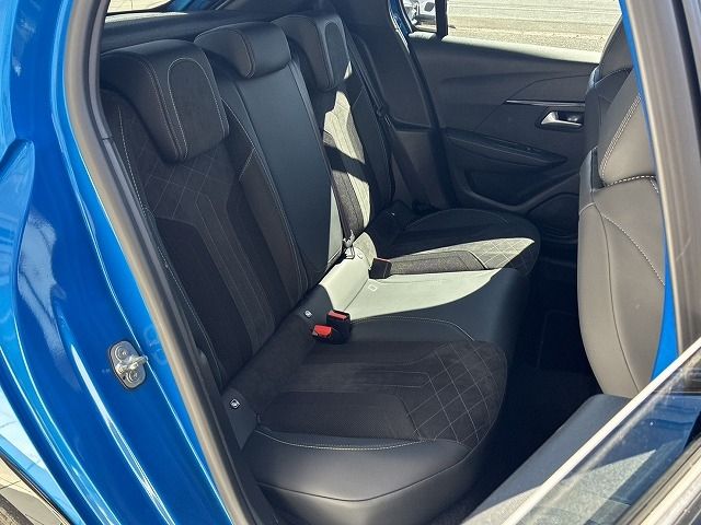 PEUGEOT 208 2021 Image 31