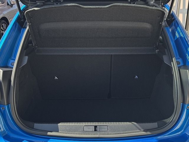 PEUGEOT 208 2021 Image 31