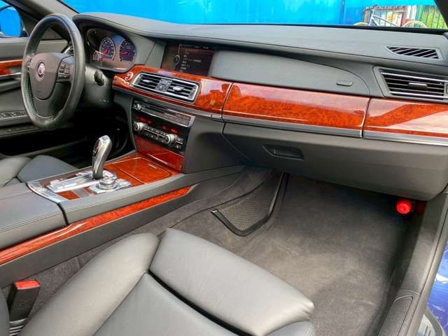 ALPINA B7 2011 Image 31