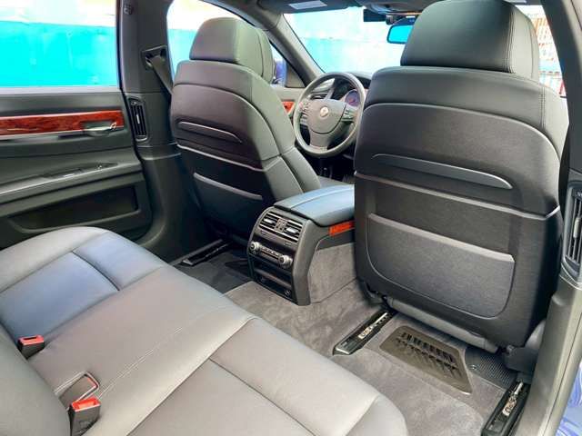 ALPINA B7 2011 Image 31