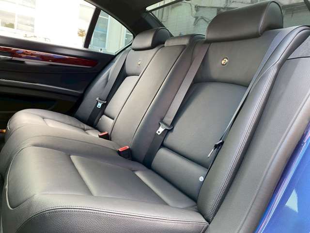 ALPINA B7 2011 Image 31