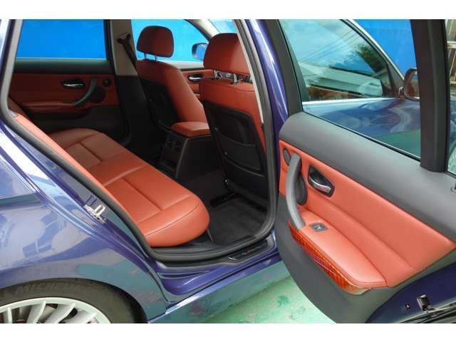 ALPINA B3 S TOURING 2011 Image 31