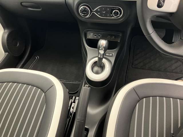 RENAULT TWINGO 2021 Image 31