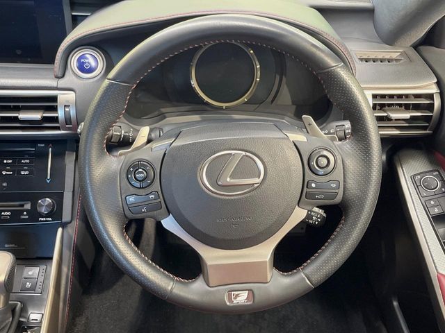 TOYOTA LEXUS IS300H 2014 Image 31