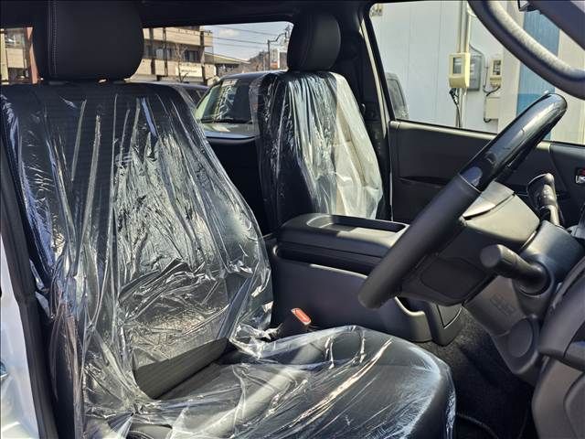 TOYOTA HIACE VAN 4WD 2026 Image 31