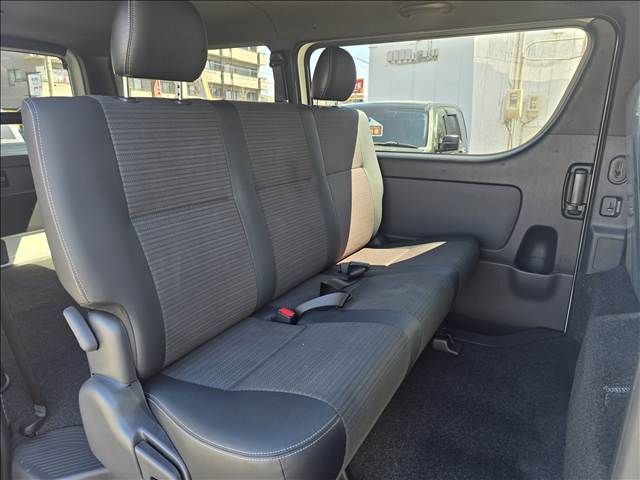 TOYOTA HIACE VAN 4WD 2026 Image 31