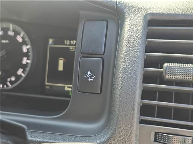 TOYOTA HIACE VAN 4WD 2026 Image 31