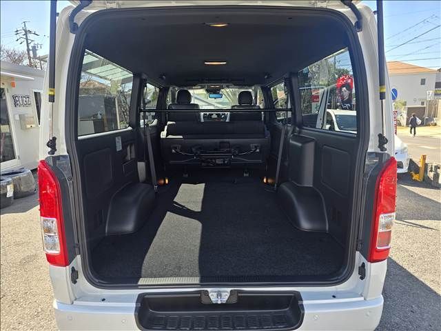 TOYOTA HIACE VAN 4WD 2026 Image 31