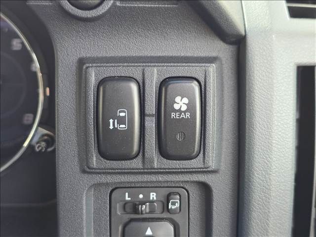 MITSUBISHI DELICA D:5 4WD 2008 Image 31