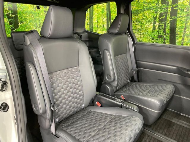 TOYOTA VOXY HYBRID 2025 Image 31