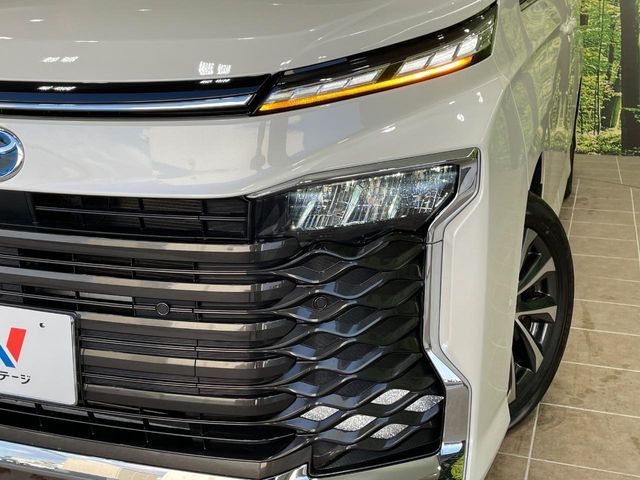 TOYOTA VOXY HYBRID 2025 Image 31