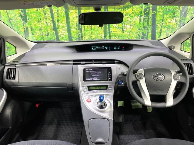 TOYOTA PRIUS 2013 Image 31