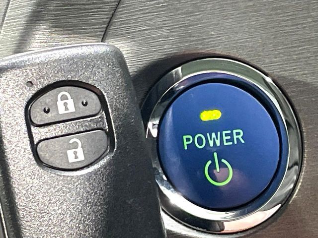 TOYOTA PRIUS 2013 Image 31