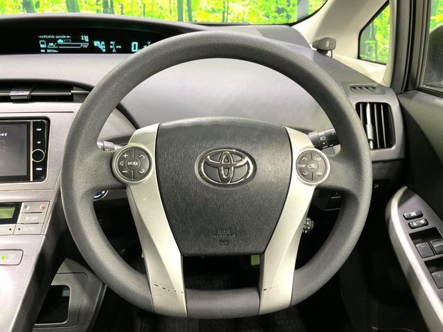 TOYOTA PRIUS 2013 Image 31