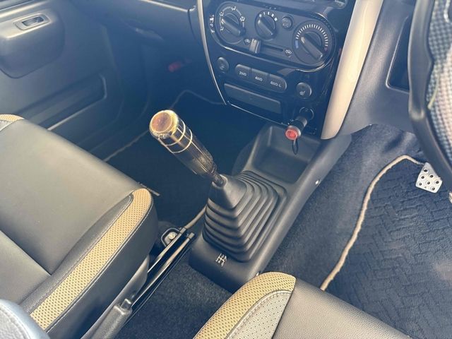 SUZUKI JIMNY 4WD 2018 Image 31