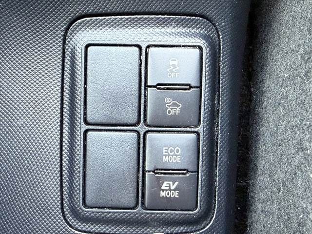 TOYOTA AQUA 2018 Image 31