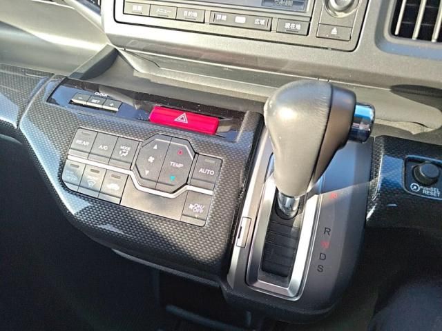 HONDA STEPWAGON SPADA 2011 Image 31