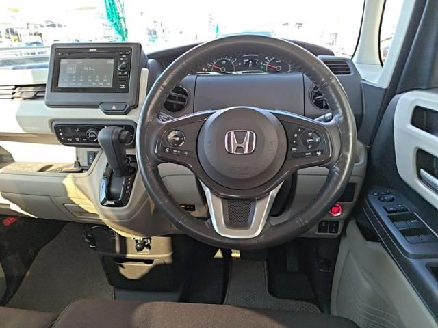 HONDA N BOX 2018 Image 31