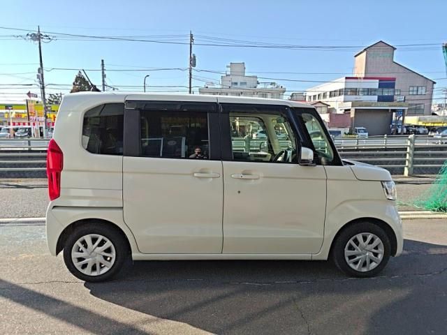 HONDA N BOX 2018 Image 31