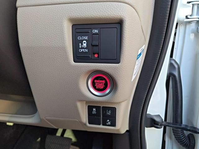 HONDA N BOX 2018 Image 31