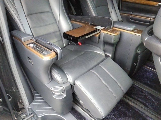 TOYOTA ALPHARD HYBRID 4WD 2017 Image 31