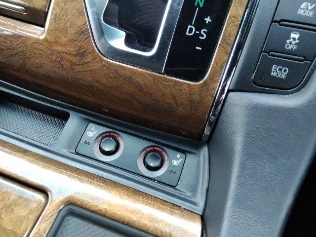 TOYOTA ALPHARD HYBRID 4WD 2017 Image 31