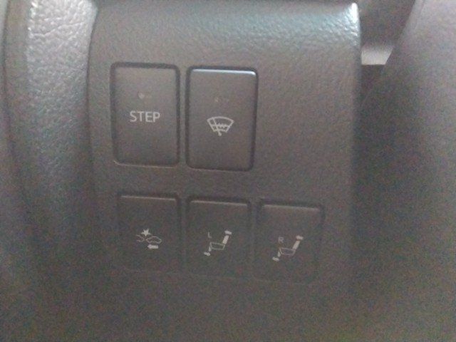 TOYOTA ALPHARD HYBRID 4WD 2017 Image 31