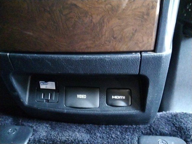 TOYOTA ALPHARD HYBRID 4WD 2017 Image 31