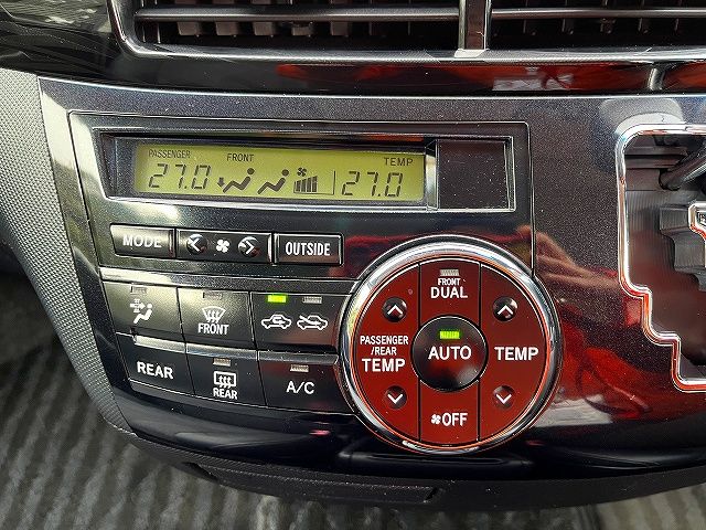 TOYOTA ESTIMA 2016 Image 31