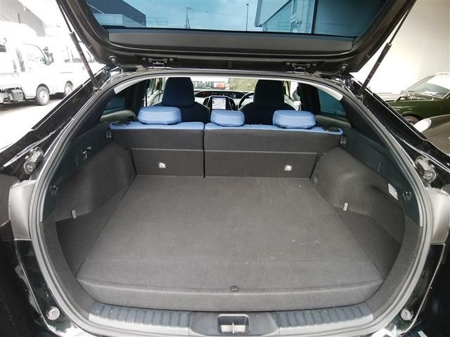 TOYOTA PRIUS PHV 2020 Image 31